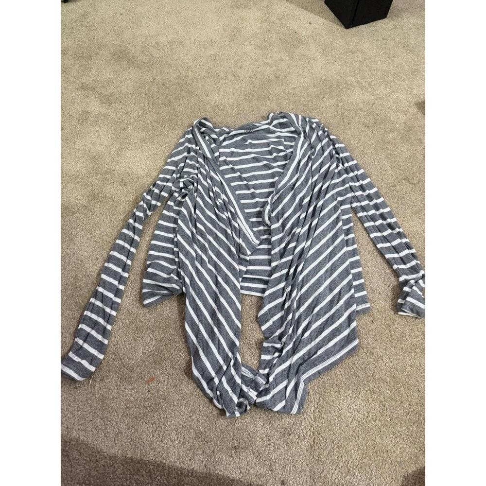 Women's SO Gray and White Striped Cardigan Size Medium